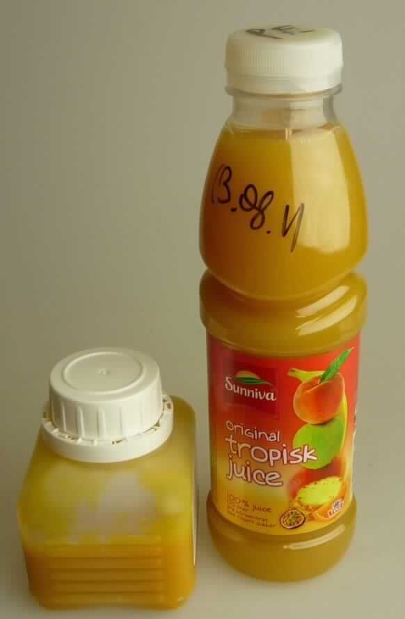 Orangensaft.

Antragsangaben (als zutreffend unterstellt): Orangensaft, in Behältnissen mit einem Inhalt von 2 l oder weniger, nicht gefroren.

Beschaffenheit der vorgelegten Warenprobe: Originalflasche.
Inhalt: Gelborangefarbene, leicht bewegliche, trübe Flüssigkeit, süß, säuerlich und fruchtig nach Orange schmeckend.
Brixwert (gemäß Beschaffenheit): weniger als 20.

Fruchtsäfte (einschließlich Traubenmost) und Gemüsesäfte, nicht gegoren, ohne Zusatz von Alkohol, auch mit Zusatz von Zucker oder anderen Süßmitteln, Orangensaft, nicht gefroren, mit einem Brixwert von 20 oder weniger, in Verpackungen mit einem Inhalt von 2 l oder weniger.