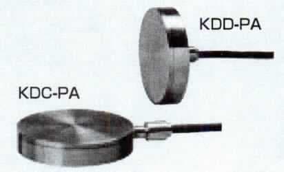 Bodendrucksensor, im Wesentlichen bestehend aus einem zylinderförmigen Edelstahlgehäuse (Durchmesser: 100 mm; Höhe: 20,5 mm) mit einem nichtelektronischen Messwertaufnehmer und einem Anschlusskabel (siehe beispielhafte Abbildung in der Anlage). Das Gerät wird z.B. zum Messen des Bodendruckes bei Unterwasser- und Küstenbauten verwendet.
Die Ware wird als "nichtelektronisches Gerät zum Messen oder Prüfen anderer als geometrischer Größen, in Kapitel 90 anderweit weder genannt noch inbegriffen, anderes als von den Unterpositionen (TARIC) 9031 8098 10 bis 9031 8098 30 erfasst eingereiht.