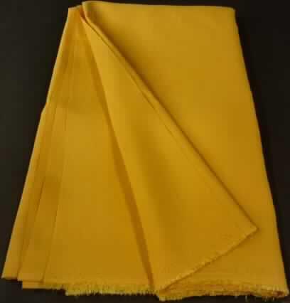 Jacquardgewebe, sog. Tischwäsche Meterware, La Rochelle, Artikelnummern: 47245 (Farbe:
mango), 47254 (Farbe: burgund) und 47263 (Farbe: apricot), 47272 (Farbe: vanille), 47281
(Farbe: kobalt), Foto siehe Anlage,
- als Meterware, 
- lt. Antrag mit einer Breite von 280 cm,
- lt Untersuchungsergebnis:
-- aus verschiedenen nicht hochfesten, ungezwirnten Garnen aus synthetischen Filamenten und 
   synthetischen Spinnfasern,
-- mit einem Anteil an synthetischen Filamenten (lt. Antrag Polyester) von 53 GHT und
   synthetischen Spinnfasern (lt. Antrag Polyester) von 47 GHT,
-- gefärbt.

"Gewebe aus Garnen aus synthetischen Filamenten, anderes als in den Unterpositionen 5407 10 bis
 5407 84 genannte, gefärbt"