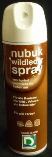 Angaben:
rubuk Wildlederspray, imprägniert und frischt die Farben auf, für alle Rauleder, Wild- Velours- und Nubukleder; Imprägnierspray

Feststellungen:
Spraydose in Aufmachung für den Einzelverkauf, Nenninhalt: 300 ml, mit Anwendungs- und Gefahrenhinweisen, Aufdruck u.a. mit Fluorwirkstoff

Befund: 
Lösung i.S.d. Anmerkung 4 zu Kap 32 (Lösung eines Erzeugnisses der Pos 39.01 bis 39.13, in flüchtigen organischen Lösungsmitteln gelöst, mit einem Anteil an Lösungsmittel von über 50 %).
