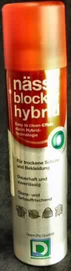 Angaben:
nässe blocker hybrid, für trockene Schuhe und Bekleidung, Spray easy to clean -effect durch Hybrid-Technologie , Glanz-und farbauffrischend 

Feststellungen:
Spraydose in Aufmachung für den Einzelverkauf, Nenninhalt: 250 ml, mit Anwendungs- und Gefahrenhinweisen, Aufdruck u.a. schützt gegen Schmutz und Feuchtigkeit

Befund: 
Lösung i.S.d. Anmerkung 4 zu Kap 32 (Lösung eines Erzeugnisses der Pos 39.01 bis 39.13, in flüchtigen organischen Lösungsmitteln gelöst, mit einem Anteil an Lösungsmittel von über 50 %).