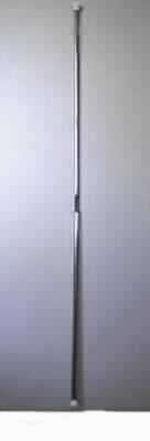 Es handelt sich um eine sog. Duschvorhang-Federstange, i.W. bestehend aus zwei Rohrabschnitten aus Aluminium (Länge: ca. 670 mm, Durchmesser: Ca. 19 mm bzw. 21 mm). In ein Ende des kleineren Rohrabschnitts ist unlösbar eine Spiralfeder aus Stahldraht eingesetzt, auf die das größere Rohr aufgeschoben ist. Die Rohrenden sind jeweils mit einer trichterförmigen Abschlusskappe aus Kunststoff verschlossen. Die in der Länge verstellbaren Vorhangstangen werden zwischen zwei Wänden ohne weitere Montage eingespannt. Sie sind zur Verwendung als Duschvorhangstange im Sanitärbereich bestimmt. Jeweils eine Stange ist auf einer Pappunterlage mit aufgedruckter Montageanleitung und Aufhängevorrichtung verpackt.
Aluminium herrscht gegenüber Stahl gewichtsmäßig vor.

Abbildung siehe Anlage.

Derartige Erzeugnisse gehören als "Sanitärartikel aus Aluminium" zur Codenummer 7615 2000 00 0 des Zolltarifs.