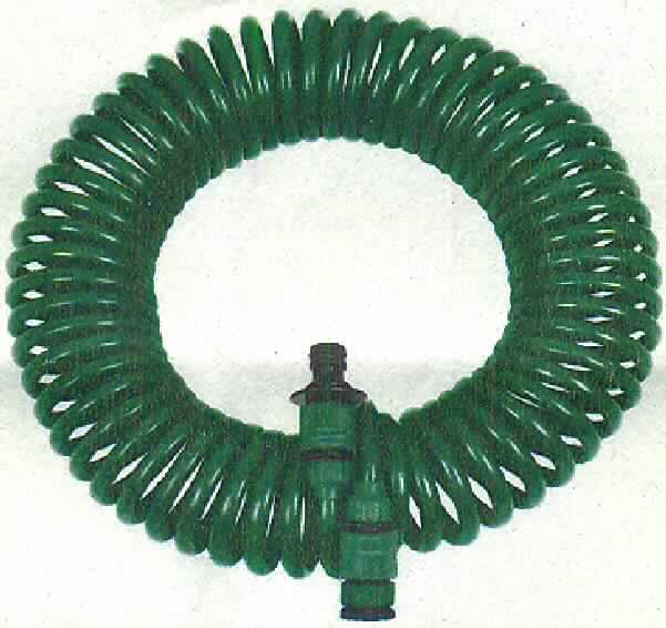 Angaben des Antragstellers:
Spiralschlauch 10m, Material: Poly(ethylen-co-vinylacetat) (EVA), Berstdruck: 18-20 bar

Entsprechend einer vorliegenden Abbildung handelt sich sich bei der Ware um einen grünen, zu einer Spirale aufgerollten Schlauch. An den Enden des Schlauches befinden sich Verbindungsstücke (Kupplungen) aus Kunststoff.
Ein Warenmuster wurde nicht vorgelegt.

Rohre und Schläuche sowie Formstücke, Verschlussstücke und Verbindungsstücke (Kniestücke, Flansche und dergleichen), aus Kunststoff: andere Rohre und Schläuche: andere, weder mit anderen Stoffen verstärkt noch in Verbindung mit anderen Stoffen, mit Formstücken, Verschlussstücken oder Verbindungsstücken: andere als mit Formstücken, Verschlussstücken oder Verbindungsstücken, für zivile Luftfahrzeuge