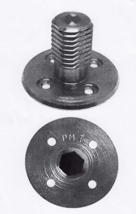 Es handelt sich um vollständig aus Stahl gefertigte Erzeugnisse, bestehend aus einer kreisrunden Platte, die mit vier Lochungen und mittig mit einem ca. 3,5 cm hohen, innen hohlen Formstück mit Außengewinde versehen ist, das an vier Seiten abgeflacht ist und dadurch einen nahezu quadratischen Querschnitt aufweist.
Die Erzeugnisse werden im Schalungs- und Gerüstbereich an Schalungs- und Wandelemente (nicht Gegenstand dieser vZTA) angeschraubt und einbetoniert.
- Antragstellerangaben -

Abbildung siehe Anlage.

Derartige Erzeugnisse gehören als "Konstruktionsteile aus Stahl (Gerüst-, Schalungs- oder Stützmaterial) " zur Codenummer 7308 4000 00 0 des Elektronischen Zolltarifs.