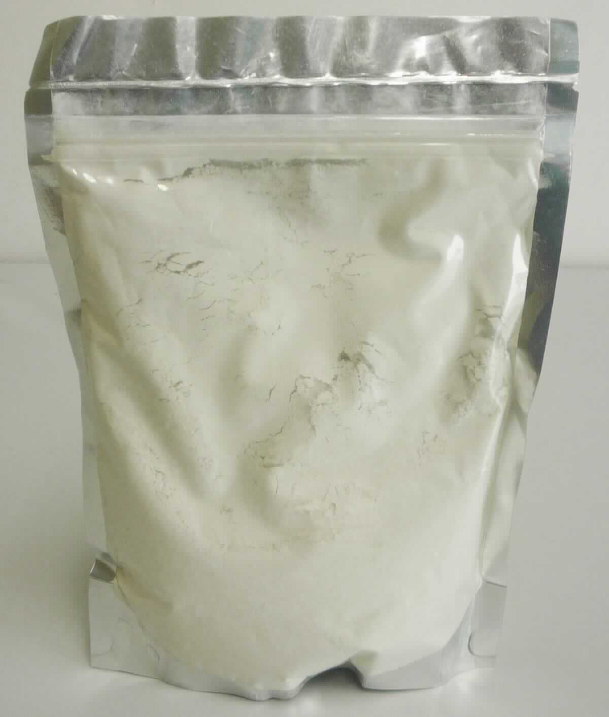Angaben: 
Organisches Reisprotein mit Erbsenprotein und Hanfprotein mit einer Zusammensetzung von 40% Reisprotein, 40% Erbsenprotein und 20% Hanfprotein.

Warenbeschaffenheit:
Feines, beigefarbenes Pulver, verpackt in einem Alufolienbeutel (Batch No.: 20170626); mit einem Proteingehalt bezogen auf die Trockenmasse von mehr als 85 GHT.


Befund: 
anderer Eiweißstoff