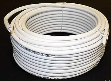 Koaxialkabel (Abbildung s. Anlage),
- ca. 20 m langes Koaxialkabel (mit Kupferleiter, Dielektrikum aus PE-Schaum, 2 Folien aus
  Aluminium und Außenleitergeflecht, in einem Außenmantel aus Kunststoff).

"Isoliertes elektrisches Kabel, Koaxialkabel"