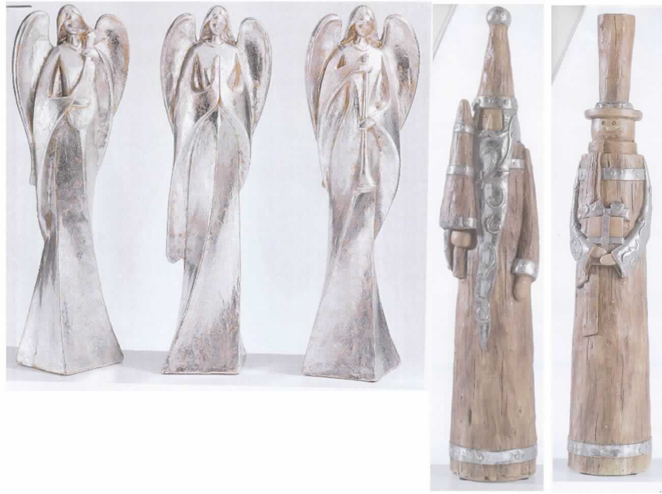 Angaben:
Deko-Schneemann, Größe: 50 cm; Material: 57 % Gips, 40 % rec. Papier, 3 % Farbe.

Warenbeschaffenheit:
Hellbrauner Schneemann in Holzoptik, teilweise silberfarben verziert, mit einem Geschenk in den Händen und vier schwarzen Gummischonern auf der Unterseite. 

Befund:
Ware aus Gips
Zusammengesetzte Ware, bei der im Sinne der AV 3b) der Gips-Anteil im Hinblick auf die Menge, den Umfang und die Verwendung als charakterbestimmend angesehen wird.