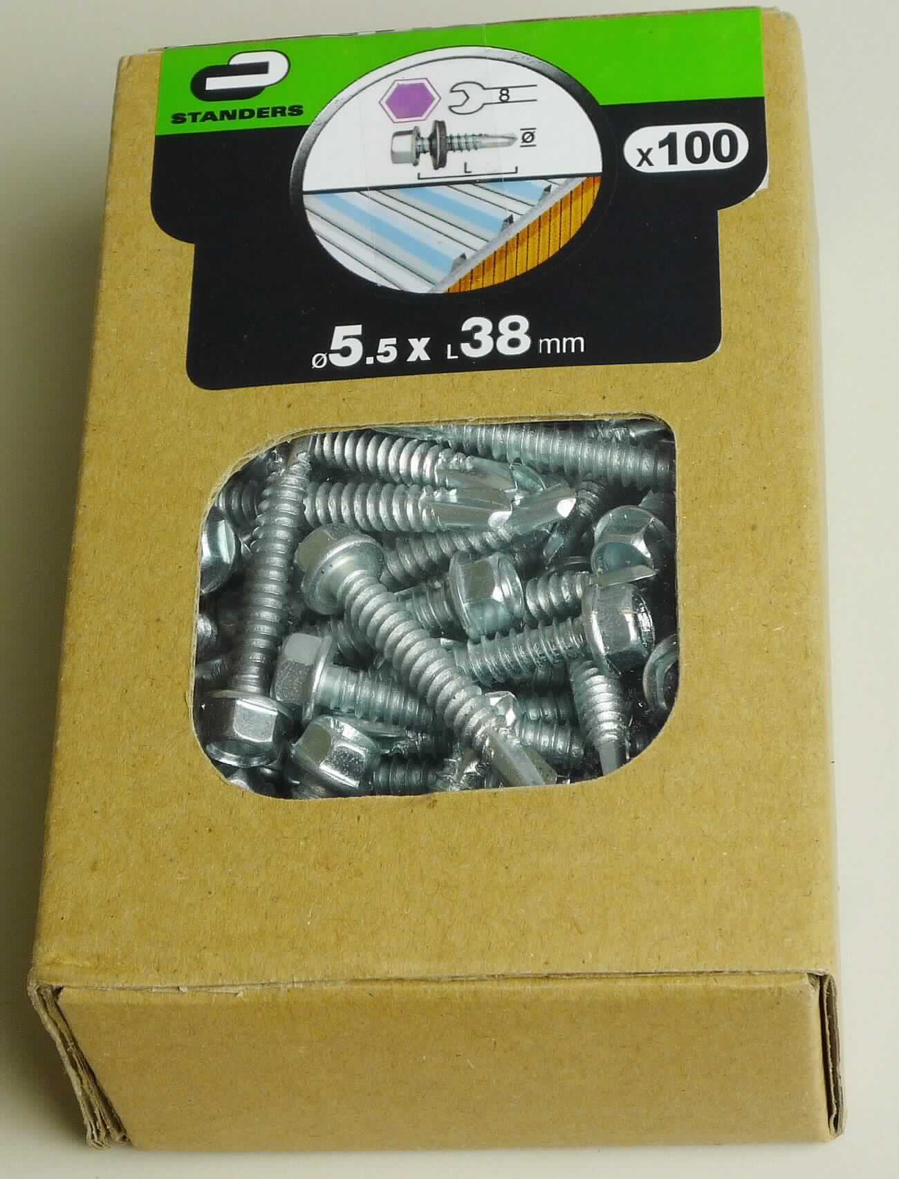 Es handelt sich um Schrauben aus Stahl (kein nicht rostender Stahl), verzinkt, mit Kopf mit Außensechskant und Flansch und mit einem bis zum Kopf reichenden, selbsformenden Gewinde (Blechschraubengewinde). Das Gewindeende ist zu einer Bohrspitze ausgearbeitet. Die Schrauben sind zu 100 Stück gemeinsam mit einer entsprechenden Anzahl Unterlegscheiben aus Stahl mit Dichtung aus synthetischem Kautschuk (EPDM) in einer Pappschachtel mit Sichtfenster verpackt.
- Antragstellerangaben -
Gesamtlänge: etwa 43 mm; Gewindedurchmesser: etwa 5,5 mm.

Abbildung siehe Anlage.

Derartige Erzeugnisse gehören als "andere gewindeformende Schrauben (Blechschrauben) aus Stahl" zum TARIC-Code 7318 1491 90.