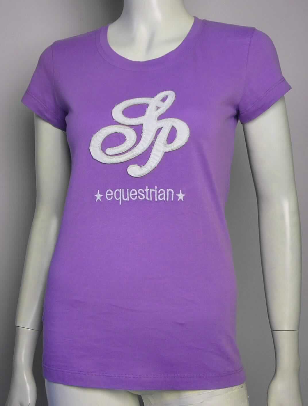 T-Shirt, sog. rundhals T-Shirt Spooks Logo, Größe S, Foto siehe Anlage,
- aus ca. 0,4 mm dicken (leichten), einfarbigen Gewirken aus laut Antrag 100 % Baumwolle,
- über die Taille reichend (Rückenlänge: ca. 63 cm), 
- mit einem runden, leicht halsfernen Ausschnitt,
- ohne Öffnung und ohne Verschluss,
- mit kurzen, enganliegenden Ärmeln,
- im Brustbereich mit einem aufgestickten Schriftzug und einem aufgenähten Firmenlogo verziert,
- am unteren Rand durch Umschlagen und Festnähen gesäumt.

"T-Shirt aus Gewirken, aus Baumwolle"