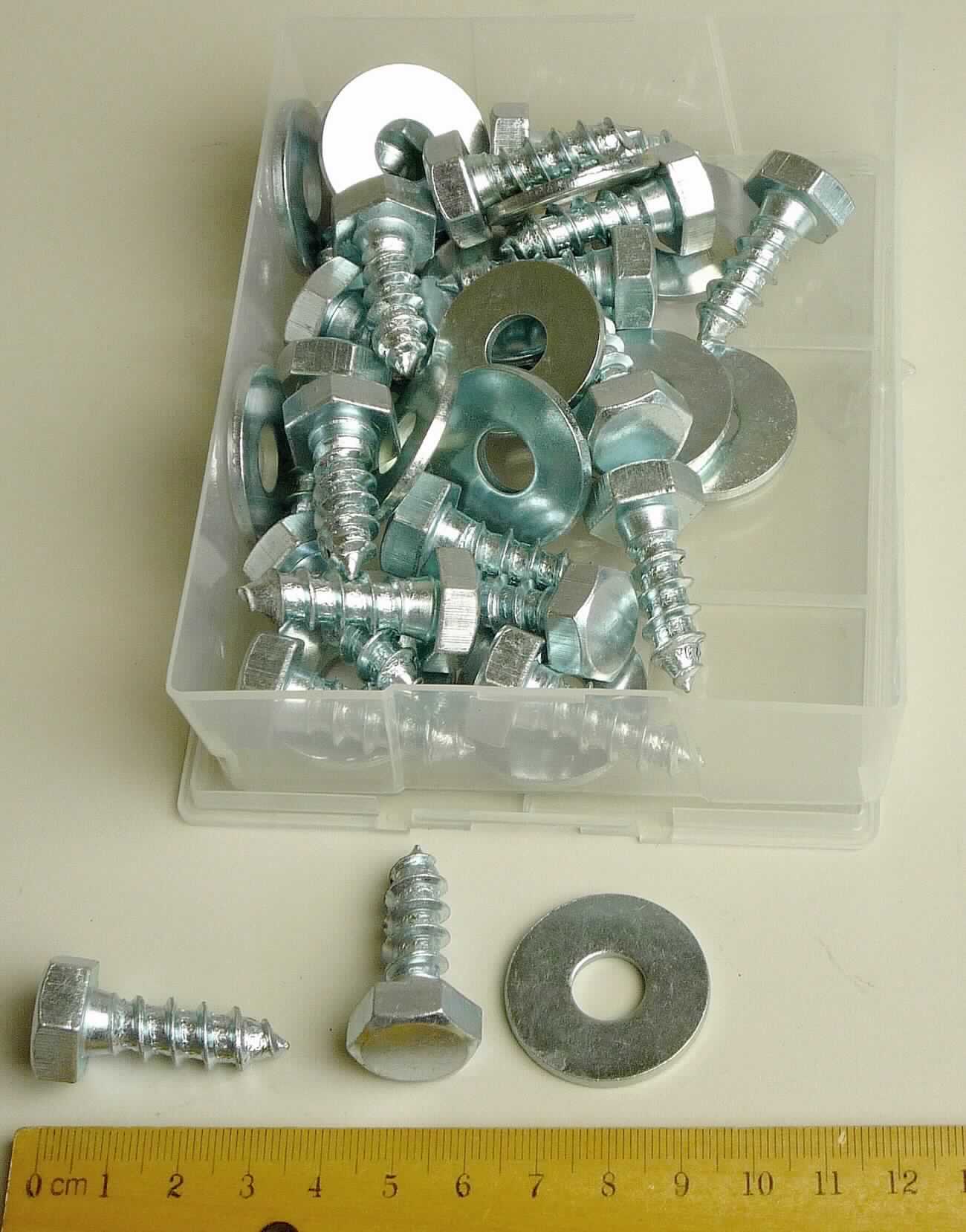 Es handelt sich um Schrauben aus Stahl (kein nicht rostender Stahl), verzinkt, mit Außensechskantkopf und mit einem bis zum Kopf reichenden Holzschraubengewinde mit spitzem Gewindeende. 
Schaftdurchmesser: etwa 10 mm; Gesamtlänge: etwa 35 mm.
Die Erzeugnisse sind zu 20 Stück gemeinsam mit der entsprechenden Anzahl Unterlegscheiben aus Stahl in einer Kunststoffbox verpackt.
- Antragstellerangaben -

Abbildung siehe Anlage.

Derartige Erzeugnisse gehören als "Schwellenschrauben, mit Gewinde aus Stahl" zum TARIC-Code 7318 1100 00.