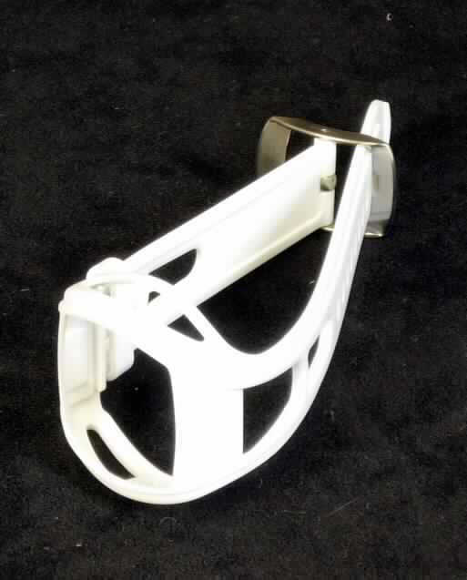 Einteiliges Uhrarmband aus Kunststoff, mit 11 Löchern zum Verstellen und Schließe aus unedlen Metallen, mit integrierter Vorrichtung zur Aufnahme der Uhr, bestimmt für sog. Pulsuhren, die sich als Sportuhren der Position 9102 Zolltarif darstellen.
Das Armband ist in verschiedenen Farben erhältlich und dient als Ersatz oder zum Wechseln zwecks modischer Anpassung des Designs.

Die Ware ist als "anderes Uhrarmband, aus Kunststoff" einzureihen.