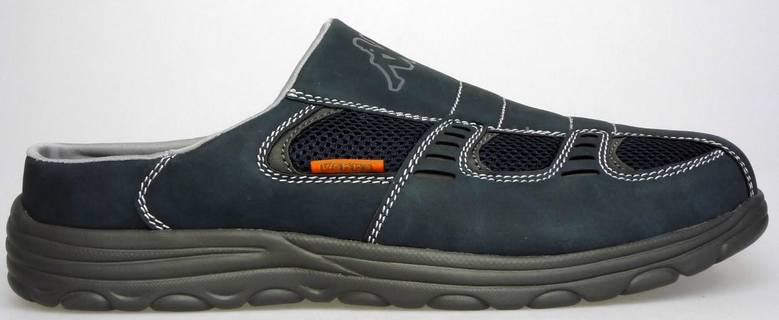 Freizeitschuhe (lt. Antrag: "Mataro Freizeitschuh Herren, Art. 242282", Foto siehe Anlage)
- mit Laufsohlen aus (lt. Antrag) Kunststoff,
- mit Oberteil (geschlossenes Blatt) aus Kunststoff (Spinnstoff mit einer mit bloßem Auge wahrnehmbaren 
  Außenschicht aus Kunststoff; den größten Teil der Außenfläche bildend) und Spinnstoff,
- auf das Oberteil sind Stücke aus Kunststoff als Verstärkungsteile aufgesetzt,
- nicht den Knöchel bedeckend,
- ohne Metallschutz in der Vorderkappe,
- mit einer Länge der Innensohle von mehr als 24 cm,
- nicht als Männer- oder Frauenschuhe erkennbar

"Schuhe mit Laufsohlen und Oberteil aus Kunststoff, andere als in der Pos. 6401 und in den
 UPos. 6402 1210 bis 6402 9991 genannt, nicht als Männer- oder Frauenschuhe erkennbar"
