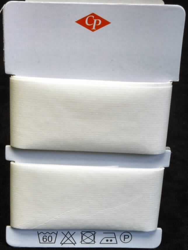 Vliesstoff, sog. Bügel- und Saumband, Foto siehe Anlage,
- aufgemacht auf einer Pappunterlage zu je zwei sog. Bügel- und Saumbändern, mit Trägerpapier,
- als Meterware, mit einer Breite von etwa 3 cm und einer Länge von etwa 150 cm,
- einlagiger Vliesstoff aus synthetischen Filamenten (laut Antrag Polyamid),
- mit Bindemittel verfestigt,
- mit linienförmig aufgetragenem Schmelzkleber,
- mit einem Quadratmetergewicht laut Antrag von 23 g,
- weder bestrichen noch überzogen,


"Vliesstoff, aus synthetischen Filamenten, mit einem Quadratmetergewicht von weniger 
  als 25 g, weder bestrichen noch überzogen, anderer als in den Unterpositionen 
  5603 1190 10 und 5603 1190 20 genannter"
