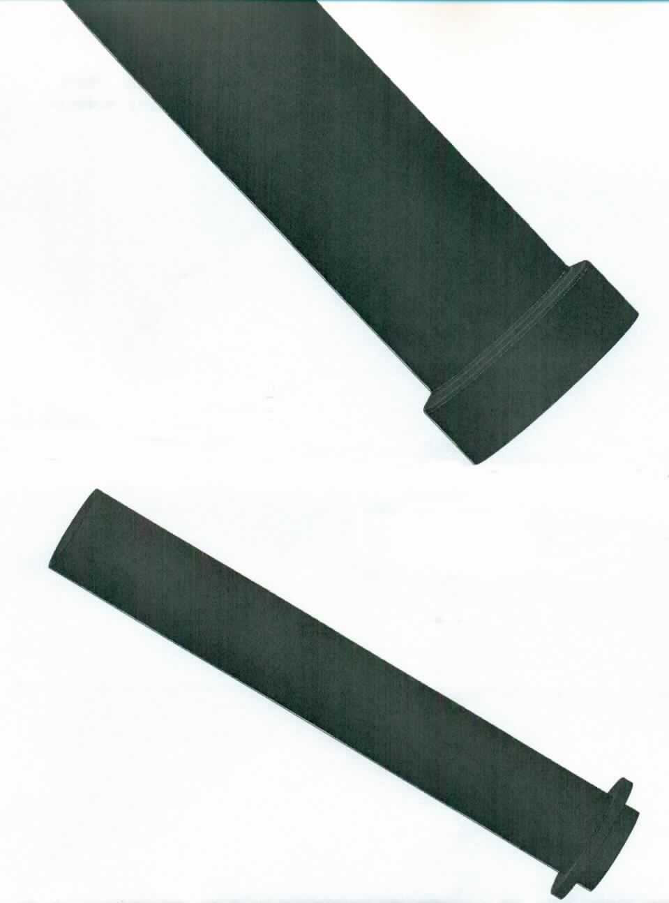 Rohrverbindungsstücke aus Gusseisen

Bei der Ware handelt es sich um zylindrische Hohlerzeugnissse mit Muffenanschluss. Die Artikel sind mit einem Durchmesser von 88 mm und einer Länge von 150 mm erhältlich und werden für Versorgungsleitungen verwendet. Andere Abmessungen sind möglich, wobei die Rohrlänge grundsätzlich den äußeren Durchmesser nicht um mehr als das Doppelte überschreitet.
Das Erzeugnis besteht gemäß den Angaben des Anmelders aus Gusseisen mit Lamellengraphit des Typs GJL-200, einem nicht verformbaren Gusseisen auch Grauguss genannt. Zusätzlich ist das Erzeugnis innen und außen mit Alkydharz schwarz mattiert. 

Die Waren sind als "andere gegossenene Rohrformstücke aus nicht verformbarem Gusseisen" in den TARIC-Code 7307 1190 00 einzureihen.