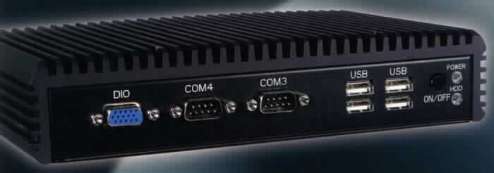 Datenverarbeitungseinheit, sog. Industriel PC, im Wesentlichen bestehend aus einer gedruckten Schaltung mit Prozessor, Arbeitsspeicher, Sound- und Grafikbausteinen sowie Festplatte in einem 217,5 x 45 x 148 mm großen Gehäuse mit SIM-Karten-Slot sowie USB-, DVI-, Ethernet-, Audio- und seriellen Schnittstellen.
Das Gerät verfügt über Speicher für Datenverarbeitungsprogramme und Daten, ist frei programmierbar nach Benutzeranforderungen, vermag Rechenoperationen nach Benutzeranweisungen durchzuführen und ist in der Lage, den Programmablauf durch logische Entscheidungen selbst zu ändern. Es ist von der hauptsächlich in automatischen Datenverarbeitungssystemen verwendeten Art und in der Lage, Daten in einer vom System verwendbaren Form zu empfangen oder zu liefern.

Die Ware wird als "Verarbeitungseinheit für automatische Datenverarbeitungsmaschinen, nicht für zivile Luftfahrzeuge bestimmt" eingereiht.

Anlage: 1 Abbildung