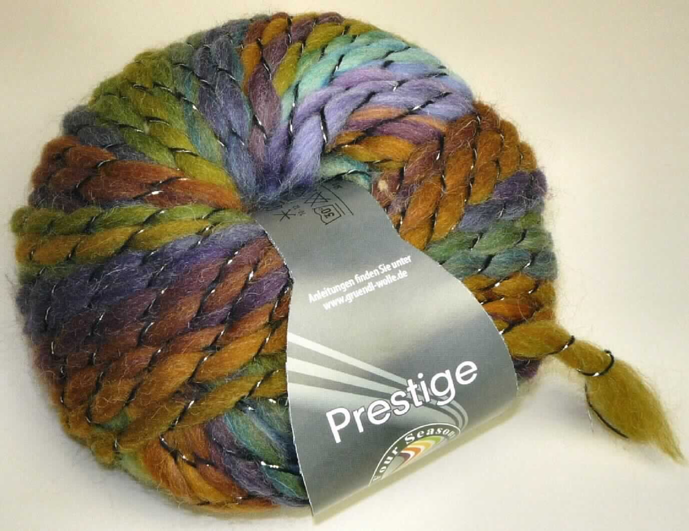 Metallisiertes Garn, sog. Handstrickgarn Prestige, Foto siehe Anlage,
- als Meterware im Knäuel, laut Antrag mit einer Länge von ca. 45 m, 
- laut Untersuchungsergebnis:
-- aus einem, mit einem silber-schwarzen Garn verdrehten, dicken Garn aus Wolle und Polyacryl-Spinnfasern;
   das silber-schwarze Garn besteht aus einem schwarzen Garn aus Wolle und synthetischen Spinnfasern 
   (Polyester), welches mit einem silberfarbenen, metallisierten Garn verdreht ist; das silberfarbene, metallisierte 
   Garn besteht aus einem metallisierten Streifen aus synthetischer Spinnmasse (mit einer augenscheinlichen 
   Breite von weniger als 5 mm), der mit 2 Monofilamenten umwickelt ist,
- stellt sich als metallisiertes Garn dar, somit keine Ware der Position 5511.

"Metallisiertes Garn, bestehend aus Garnen aus Spinnstoffen und mit Metall überzogenen Streifen der 
 Position 5404"