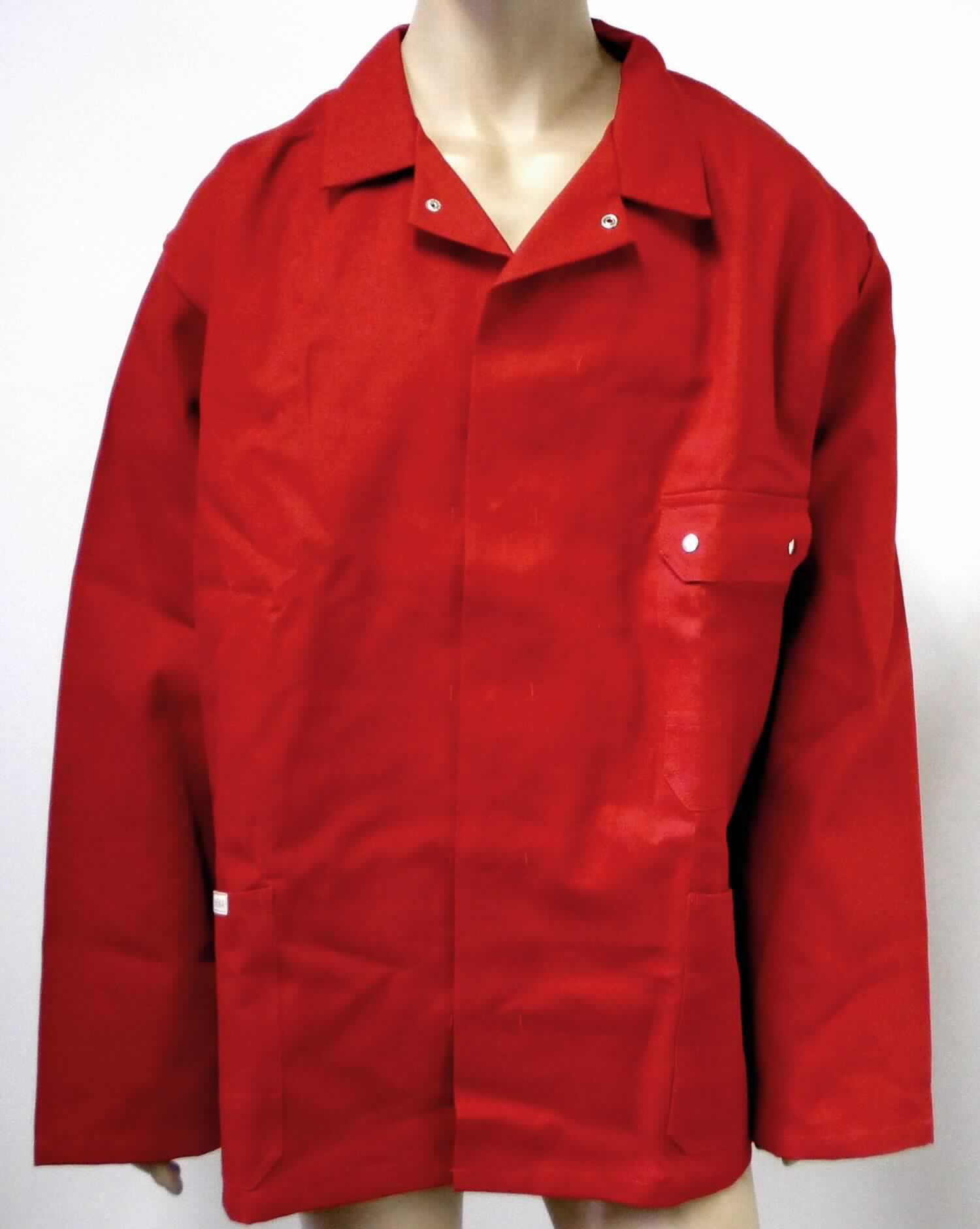 Jacke, sog. Lange Jacke, Werkstattjacke, Größe 62, Foto siehe Anlage,
- aus ca. 0,7 mm dicken, einfarbigen, strapazierfähigen Geweben aus laut Antrag 100 % Baumwolle,
- über den Schritt reichend (Rückenlänge: ca. 86 cm),
- ungefüttert,
- mit einem Umlegekragen,
- vorn mit einer durchgehenden Öffnung mit Druckknopfverschluss von links über rechts (Männerkleidung),
- mit langen Ärmeln, an den Ärmelenden mittels Druckknopfverschluss zu verengen,
- vorn mit einer aufgesetzten Tasche mit Patte und Druckknopfverschluss im Brustbereich und zwei aufgesetzten,
  offenen Taschen unterhalb der Taille,
- am unteren Rand durch Umschlagen und Festnähen gesäumt,
- aufgrund des strapazierfähigen Materials und des zweckbestimmten, einfachen Schnitts erkennbar dazu 
  bestimmt, ausschließlich oder hauptsächlich zum Schutz der Person und/oder der Kleidung getragen zu 
  werden (somit Arbeits- und Berufskleidung).

"Jacke, aus Geweben, für Männer, aus Baumwolle, Arbeits- und Berufskleidung"