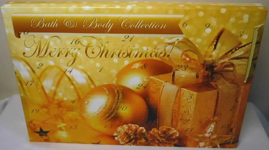 Parfümierte Badesalze und andere zubereitete Badezusätze; Adventskalender für Frauen

Bei der Ware handelt es sich um einen goldfarbenen Adventskalender aus Karton (Maße: ca. 55 cm x 38 cm x 4 cm) mit weihnachtlichem Motiv auf der Vorderseite. Die Ware ist für den Einzelverkauf als Bad- und Körperpflege-Adventskalender für Frauen aufgemacht. In der Schachtel befindet sich eine beige Kunststofftiefziehschale mit 24 Vertiefungen. Darin enthalten sind:
- Badezusatz "Fizzer", herzförmig
- Badekonfetti
- Badeperlen
- Badesalz
- Badezusatz "Fizzer", sternförmig
- Badezusatz "Fizzer", kugelförmig, rot
- Badezusatz "Fizzer", kugelförmig, gold
- Duschgel
- Seife, rund
- Seife, Engelsform
- Bodylotion
- Handcreme
- Shampoo
- Netzschwamm
- Nagelbürste
- Nagelfeilenbriefchen, dunkelrot
- Nagelfeilenbriefchen, gelb
- Zehenabstandshalter
- Bimsstein
- Pinzette
- Schlüsselanhänger in Papiertäschchen
- Schlüsselanhänger
- Nagelknipser
- Nagelstäbchen aus Holz

Die Warenzusammenstellung ist als parfümierte Badesalze und andere zubereitete Badezusätze in die Position 3307 der Kombinierten Nomenklatur einzureihen. Als charakterbestimmender Bestandteil aufgrund des Wertes und Umfangs werden die Waren der Position 3307 angesehen.