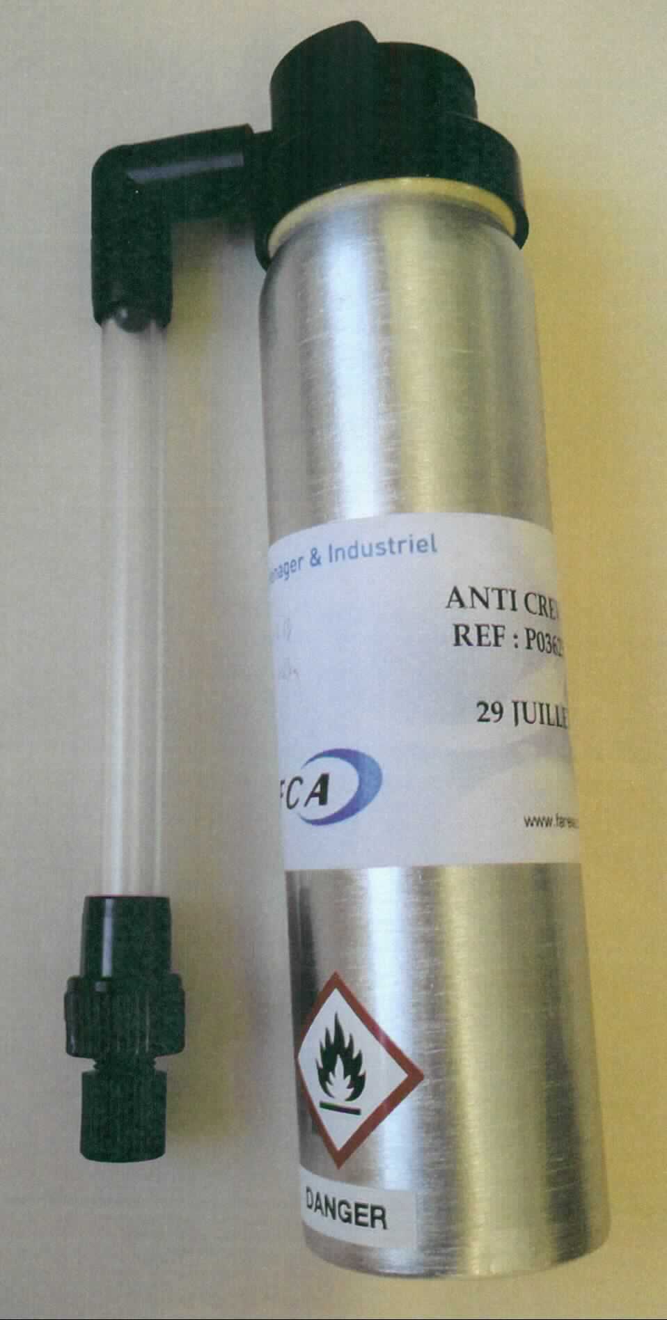 Angaben des Antragstellers:
Es handelt sich um ein Reifenreparaturspray. Zur genauen chemischen Zusammensetzung liegen vertrauliche Angaben vor.

Feststellung an einem Warenmuster:
Es handelt sich bei der vorliegenden Ware um eine silberfarbene Spraydose aus Metall mit schwarzem Plastikverschluss an welcher ein durchsichtiger Schlauch und ein schwarzes Ventil angebracht sind. Der Inhalt der Dose stellt sich als weicher Schaum dar, welcher sich durch Trocknen in eine leicht klebrige, elastische Masse umwandelt.

Befund:
Es liegt eine nichtvulkanisierte Kautschuk Mischung in Form einer Lösung im Sinne der Unterposition (KN) 4005 2000 vor.