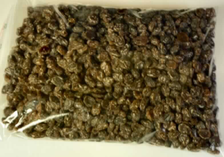 Sultaninen, getrocknet, in Umschließungen mit 12,5 kg Nettogewicht

Bis zu 15 mm lange, braune, getrocknete, kernlose Weintrauben, ohne anhaftende Stiele; 
Geschmack Rosinen (Sultaninen) entsprechend.

Saccharose (HPLC): nicht nachweisbar
Glucose (Dextrose, HPLC): 23,7 GHT
Fructose (HPLC): 25,9 GHT
Asche (DIN EN 1135): 1,5 GHT

Weintrauben, getrocknet, Sultaninen, in unmittelbaren Umschließungen mit einem Gewicht 
des Inhalts von mehr als 2 kg.