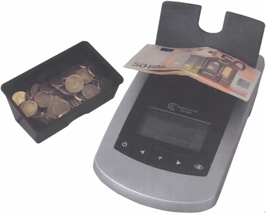 Präzisionswaage, so genannter CashConcepts CCE, im Wesentlichen bestehend aus einem 230 mm x 140 mm x 110 mm (B x H x T) großen Gerät mit Flüssigkristallanzeige und Wiegefläche für Münzschalen und Banknoten (äußere Form: siehe Abbildung in der Anlage).
Vorsortierte Münzen und Banknoten werden mit einer Empfindlichkeit von 1 mg gewogen und aufgrund des eingegebenen Münz- bzw. Notenwertes deren Gesamtsumme errechnet. Im Display werden der Gesamtwert und die Anzahl pro Münz- bzw. Banknotensorte angezeigt.
Eine Einreihung in die Pos. 8423 ist nicht möglich, da die Waage eine Empfindlichkeit von 1 mg aufweist.
Die Ware wird als "Waage mit einer Empfindlichkeit von 50 mg oder feiner" eingereiht.