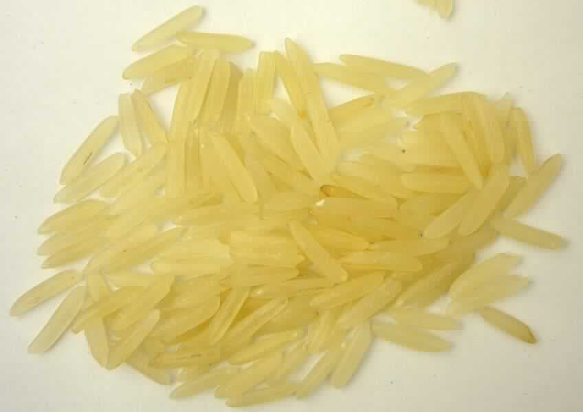 Basmati Reis

Antragsangaben, als zutreffend unterstellt: Super Basmati, parboiled Reis abgepackt in 5 kg Säcken. 

Äußere Beschaffenheit der vorgelegten Warenprobe: Augenscheinlich handelt es sich um  langkörnige, vollständig geschliffene Reiskörner, parboiled, abgepackt in einem transparenten Musterbeutelchen aus Kunststoff.
Augenscheinlich ist der Reis weder vorgekocht noch gegart, besitzen die Körner eine Länge von mehr als 6,0 mm und ein Verhältnis der Länge zur Breite von 3 oder mehr und beträgt der Anteil an ganzen, vollständig geschliffenen Reiskörnern 90 GHT oder mehr. 

Vollständig geschliffener Reis, parboiled, langkörnig, mit einem Verhältnis der Länge zur Breite von 3 oder mehr, in unmittelbaren Umschließungen mit einem Gewicht des Inhalts von 5 kg oder weniger.