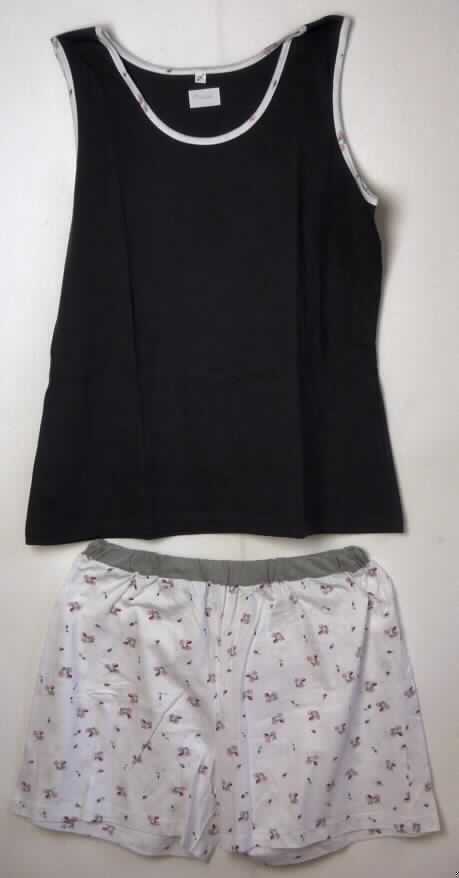 Schlafanzug, sog. Damen-Shorty, Größe 40/42, Foto siehe Anlage,
- nach Schnitt, Farbe und Gesamteindruck erkennbar dazu bestimmt, ausschließlich oder im
  Wesentlichen als Nachtkleidung im Bett getragen zu werden,
- aus 0,6 mm dicken, einfarbigen (Oberteil) und bedruckten (Hose) Gewirken aus laut Antrag
  100% Baumwolle,
- ohne Merkmale, die auf einen bestimmten Trägerkreis hinweisen (unisex),
- Oberteil:  
-- über die Taille reichend (Rückenlänge: 65 cm),
-- mit einem runden Halsausschnitt, ohne Öffnung und ohne Verschluss,
-- ärmellos, mit breiten Trägern; an dem Halsausschnitt und den Armöffnungen mit 
   Randeinfassungen aus den bedruckten Gewirken der Hose,
-- am unteren Rand gesäumt,
- kurze Hose:
-- in der Taille abschließend; mit einem elastischen Taillenbund aus einfarbigen Gewirken,
-- ohne Öffnung und ohne Verschluss,
-- mit kurzen Hosenbeinen (Seitenlänge: 39 cm), 
-- an den Beinabschlüssen gesäumt.

"Schlafanzug, aus Gewirken, für Frauen, aus Baumwolle"