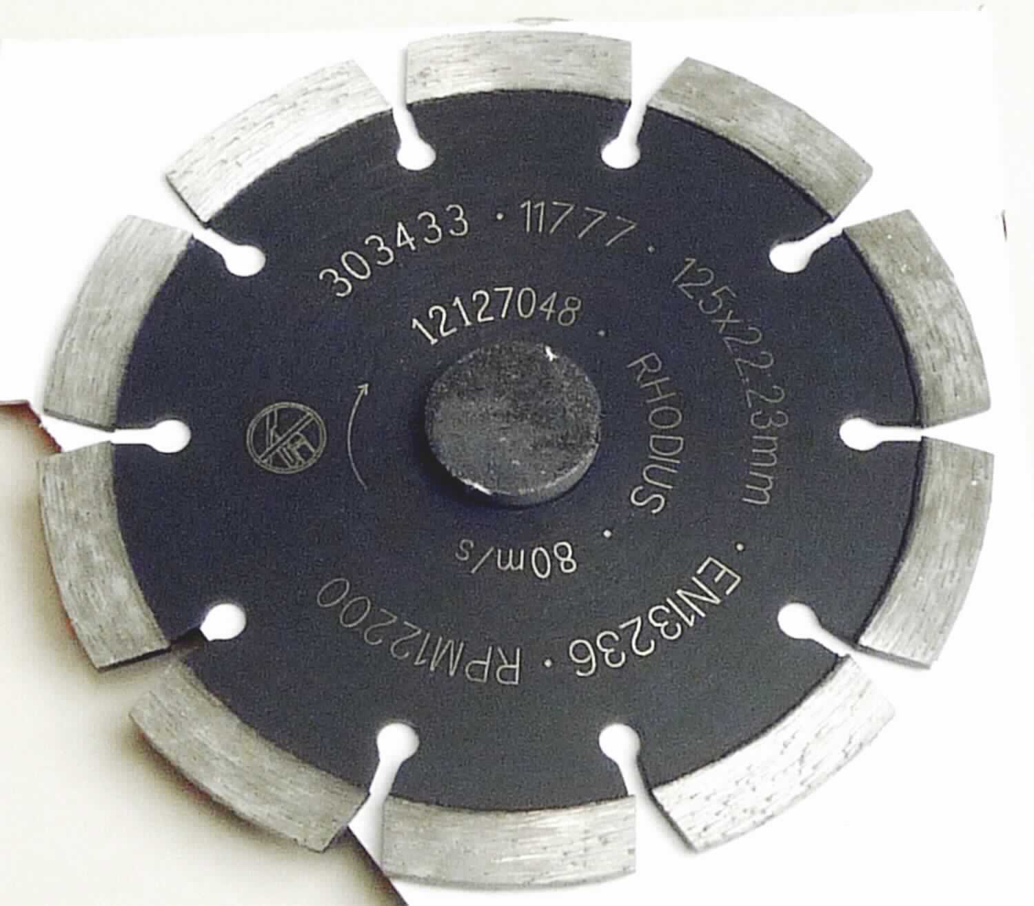 Angaben:
Diamantschleifwerkzeuge mit Segmenten aus einer Metalllegierung mit synthetischen Diamanten. Scheibe schärft sich aufgrund konstanter Freigabe der Diamanten selbst. Zur Bearbeitung je nach Qualität von Fliesen, Keramik, Naturstein, Beton, Asphalt. Auch zum Trennschleifen von Halbleiterscheiben (Wafers) geeignet. Schleifsteine und dergleichen, ohne Gestell, zum Trennen oder Schleifen aus agglomerierten synthetischen Diamanten. Aufstellung gem. Anlage Nr.1

Gemäß zusätzlichen Angaben handelt es sich um Schleifscheiben mit einem Gewicht von nicht mehr als 377 g pro Stück und einem Außendurchmesser von nicht mehr als 206 mm.

Befund:
Schleifsteine und dergleichen, ohne Gestell, zum Schneiden und Trennen