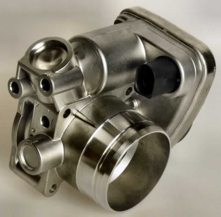 Elektromechanisches Stellglied,
- aus Gasgestänge, Drosselklappenschutz, Potentiometer, Leerlaufschalter, Bypass-Leer- 
  laufsteller sowie einer Geschwindigkeitsregelung "Tempomat" und Verschlauchung (Abbil-
  dung siehe Anlage),
- zum Einbau in Kfz zur Steuerung der Drosselklappenposition und Kontrolle des Luftmassen-
  durchsatzes.

"Teil, erkennbar ausschließlich für Kolbenverbrennungsmotor mit Fremdzündung der Position 
8407 bestimmt, nicht für Luftfahrzeugmotoren (Stellglied)"