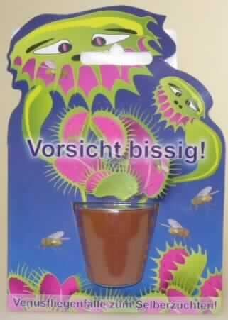 Warenzusammenstellung in Aufmachung für den Einzelverkauf, bestehend aus
- einem braunen Kunststofftopf (Höhe ca. 4 cm),
- verschiedenartigem, granuliertem Füllmaterial in einem Beutel,
- einer Pflanzanleitung auf der Blisterkarte und
- Samen der Venusfliegenfalle, die sich in zwei Beuteln befinden.

Nach der Pflanzanleitung wird der Topf mit dem Granulat und den Samen befüllt und mit Wasser begossen. Durch regelmäßiges Gießen und durch Lichteinfall sollen die Samen keimen und eine Pflanze wachsen.

Im Hinblick auf die Verwendung (Aufzucht einer Pflanze) bestimmen die Samen der Venusfliegenfalle den Charakter der Ware. Es handelt sich bei der Venusfliegenfalle um eine krautartige Pflanze, die nicht hauptsächlich wegen der Blüte gezogen wird.