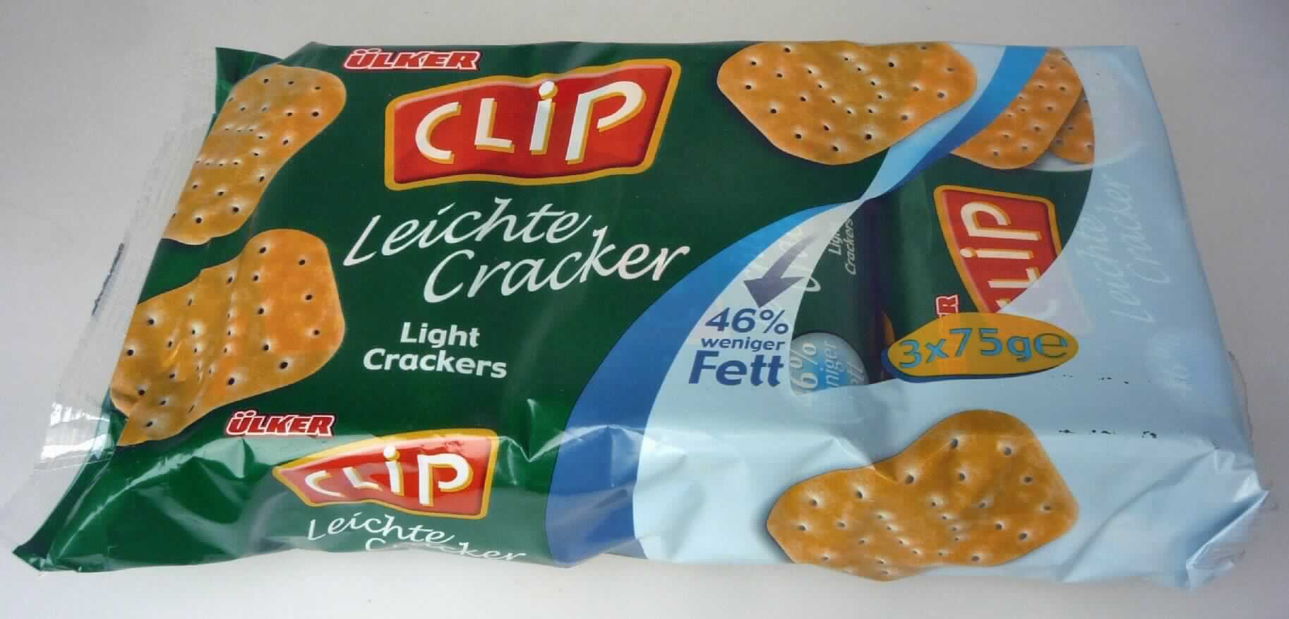 Kräcker

Antragsangaben: 
1858-6 Ülker Leichte Cracker 3 x 75 g
Daten laut beiliegender Rezeptur:
Milchfett: 0,06 %
Milchprotein: 0,07 %
Stärke/Glucose: 49 %
Zucker: 2,37 %

Beschaffenheit des vorgelegten Warenmusters:
Bunt bedruckter Original-Schlauchfolienbeutel, innen 3 kleinere bedruckte Schlauchfolienbeutel; der Aufdruck 
enthält Angaben zum Erzeugnis (Leichte Cräcker; 3 x 75 g) und zu den Zutaten (siehe Feld 8); darin rechteckige, 
goldbraune, gelochte, mit wenig Salz bestreute Kekse (ca. 6,2 cm x 4,8 cm x 0,4 cm); Geschmack Kräckern 
entsprechend, salzig, nicht süß.

Milchfett*: weniger als 1,5 GHT
Milchprotein*: weniger als 2,5 GHT
Stärke/Glucose**: 50 bis weniger als 75 GHT
Saccharose/Invertzucker/Isoglucose***: 0 bis weniger als 5 GHT

*  : Antragsangaben
** : festgestellt gemäß VO (EG) 900/2008, VO (EU) 118/2010
***: festgestellt gemäß VO (EG) 900/2008

Backware, Kekse und ähnliches Kleingebäck, nicht gesüßt