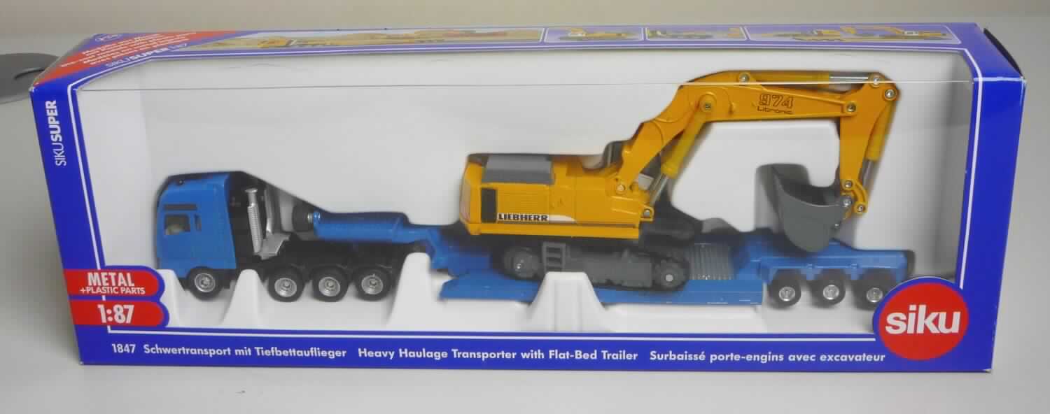 Es handelt sich um ein Set aus drei im Gussverfahren (Zinkdruckguss lt. Antrag) hergestellten 
Miniaturmodellen (sog. "Schwertransporter, 10 1847 000 02"), bestehend aus:
- einem etwa 9 x 2,5 x 4 cm großen Modell eines Schwertransporters aus überwiegend
  unedlem Metall und Kunststoff, it freilaufenden Rädern,
- einem etwa 21,5 x 5 x 3 cm großen Modell eines Tiefbettaufliegers aus überwiegend
  unedlem Metall und Kunststoff, mit freilaufenden Rädern,
- einem etwa 18,5 x 14 x 6 cm großen Modell eines Baggers aus überwiegend unedlem
  Metall und Kunststoff, mit einem beweglichen Baggerarm und einer daran befestigten
  Baggerschaufel,
- gemeinsam in einem bunt bedruckten Schaukarton für den Einzelverkauf aufgemacht,
- dient der spielerischen Unterhaltung von Personen.

Zolltariflich handelt es sich um "anderes als in den Unterpositionen (KN) 9503 0010 bis 
9503 0081 erfasstes Spielzeug, im Gussverfahren hergestelltes Miniaturmodell aus Metall".