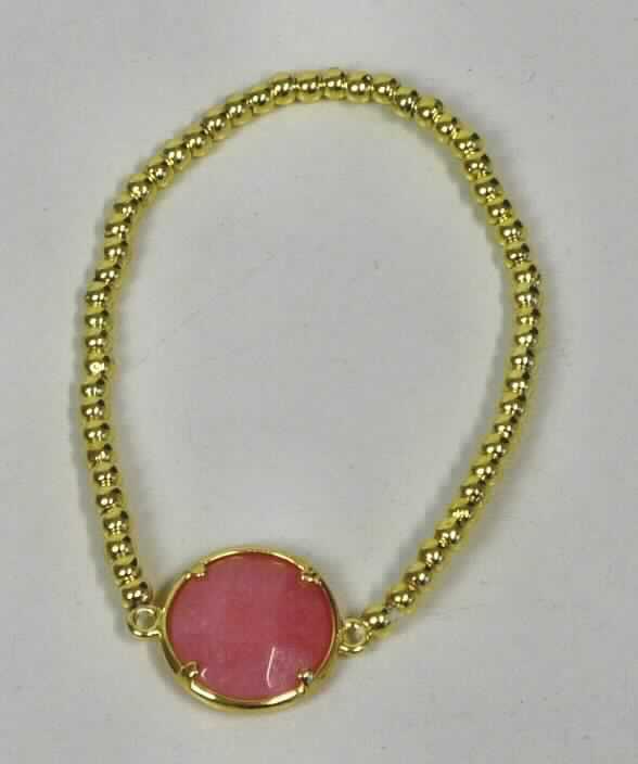 Es handelt sich um geschlossene Armbänder, bestehend aus runden Perlen aus unedlem Metall, die auf elastische Monofile aufgereiht sind und einem runden, flachen, mit einer Fassung versehenen Schmuckstein (Calzit). Die Erzeugnisse sind in einem Polybeutel verpackt.
- Materialangaben lt. Antragsteller-

Abbildung siehe Anlage.

Derartige Erzeugnisse gehören als "andere Waren aus Edel- oder Schmucksteinen (natürlichen, synthetischen oder rekonstituierten) zur Codenummer 7116 2080 00 0 des Zolltarifs.