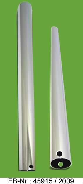 Aluminiumrohr

Bei der Ware handelt es sich um ein silbern glänzendes Hohlerzeugnis (Rohr) mit einem Außendurchmesser von ca. 25 mm, einer Wandstärke von ca. 2 mm und Lieferlängen von 1400 bis 2000 mm. Ein Ende enthält zwei Bohrungen von ca. 6 mm Durchmesser. Das Rohr wird im Strangpressverfahren aus der Aluminiumlegierung AlMgSi 0,5 F22 hergestellt, poliert und anschließend verchromt. Verwendet wird das Erzeugnis bei der Herstellung von Duschkabinen.
Zolltariflich handelt es sich um ein anderes Rohr aus einer Aluminiumlegierung.