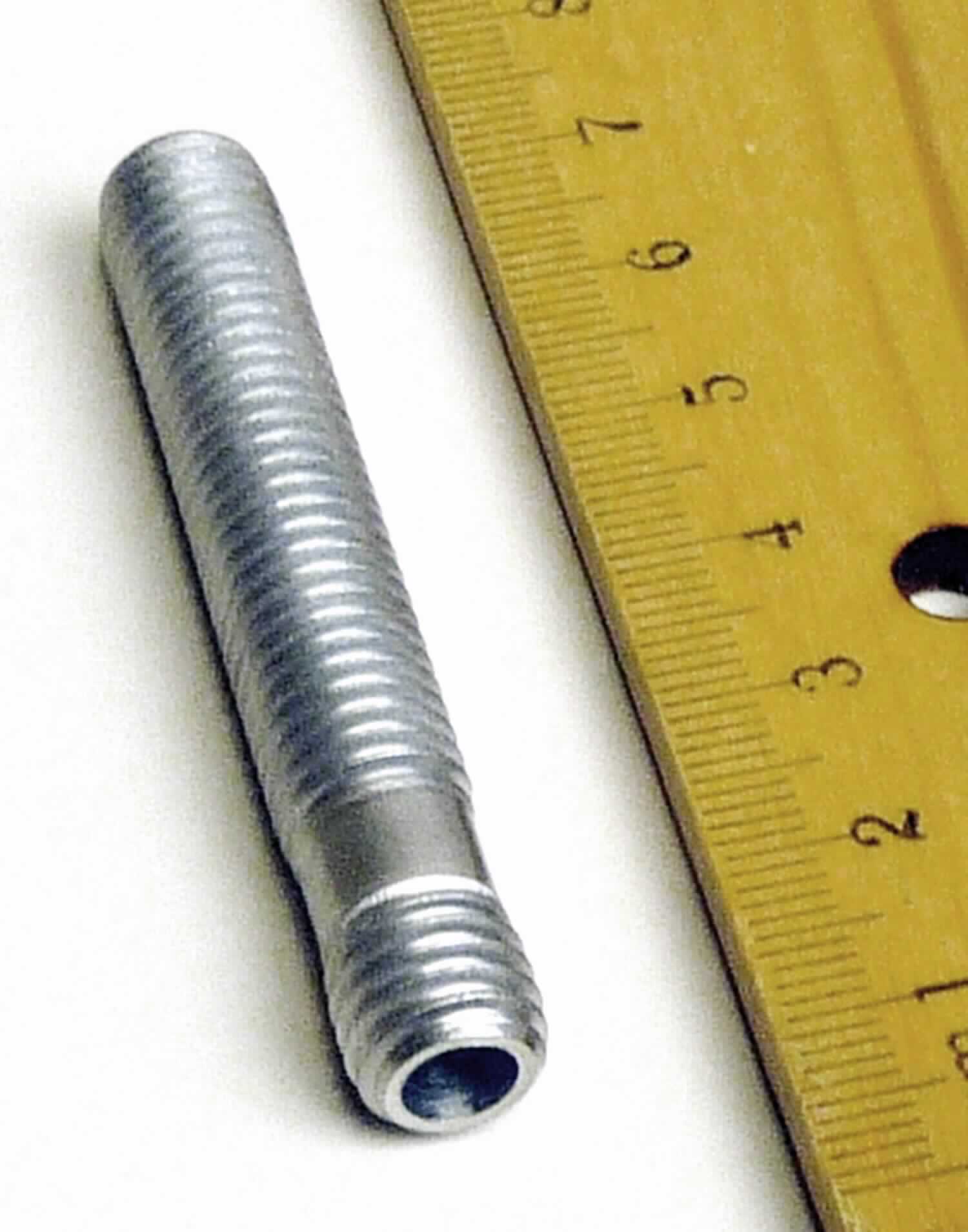 Es handelt sich um aus nicht rostendem Stahl gefertigte, hohlzylindrische Erzeugnisse mit einer Länge von ca. 60 mm in zwei verschiedenen Ausführungen.
Die Erzeugnisse haben ein nahezu über die ganze Länge verlaufendes metrisches Gewinde (M9 bzw. M10), mit stumpfen Gewindeenden, die bei einer Ausführung mit einem Innensechskant versehen sind. Die Erzeugnisse weisen etwa mittig bzw. im ersten Drittel einen glatten Schaftabschnitt auf.
Die Erzeugnisse dienen der Befestigung von Waschtischhebeln an Waschtischen.
Der Versand der Waren erfolgt aus China.
- Antragstellerangaben -

Abbildungen siehe Anlagen.

Derartige Erzeugnisse gehören als "andere Bolzen aus nicht rostendem Stahl, mit Gewinde, ohne Kopf" 
zum TARIC-Code 7318 1530 98.