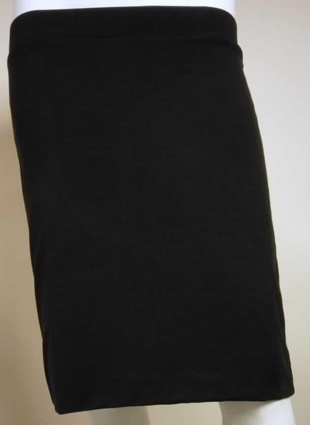 Rock, sog. Damenrock, Picnic Bay Skirt W0571PP, Größe S, Foto siehe Anlage,
- aus doppellagig gearbeiteten, 0,7 mm dicken, einfarbigen Gewirken aus lt. Antrag
  100% Merinowolle, 
- in der Taille abschließend; mit einem doppelt gearbeiteten, ca. 4 cm breiten,
  elastischen Taillenbund,
- ohne Öffnung und ohne Verschluss,
- über den Schritt reichend (Seitenlänge: ca. 48 cm); kann aufgrund der Länge ohne ein
  weiteres den Unterkörper bedeckendes Kleidungsstück getragen werden, 
- mit einem geraden Abschluss am unteren Rand.

"Rock, aus Gewirken, für Frauen, aus Wolle"