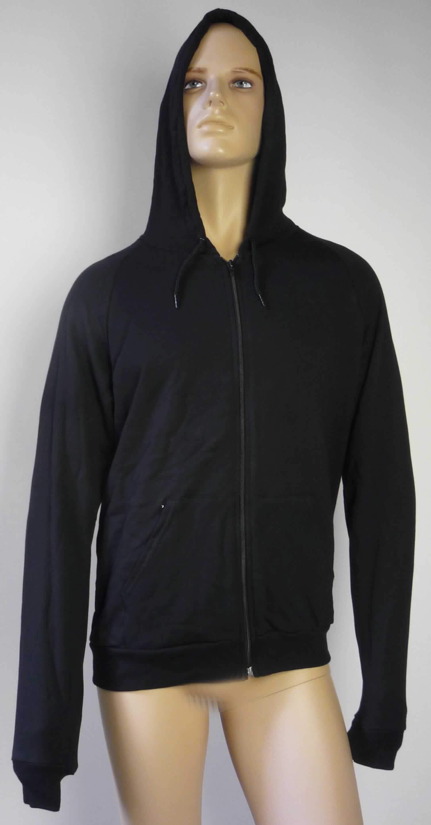 Blouson, sog. Kapuzenpullover Unisex, Art. 5497, Größe M, Foto siehe Anlage,
- aus ca. 1,4 mm dicken, einfarbigen, einseitig (Innenseite) gerauten Gewirken aus laut Antrag 
  100 % Baumwolle,
- über die Taille reichend (Rückenlänge: ca. 66 cm),
- mit einer Kapuze mit Tunnelzug,
- vorn mit einer durchgehenden Öffnung mit Reißverschluss,
- ohne Hinweise auf den Trägerkreis (unisex),
- mit langen Ärmeln, die über den unteren Rand des Kleidungsstücks hinausreichen; an den Ärmelenden
  mit angesetzten, verengenden Bündchen,
- mit zwei aufgesetzten Taschen (sog. Kängurutaschen) unterhalb der Taille,
- am unteren Rand mit einem angesetzten, verengenden Bund,
- erfüllt die Merkmale zur Einreihung als Blouson, somit keine Ware der Position 6110.

"Blouson, aus Gewirken, für Frauen, aus Baumwolle"