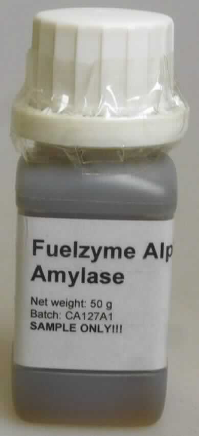 Angaben: 
Fuelzyme Alpha Amylase; hitzestabile alpha-Amylase zur Verflüssigung von Stärke, eingesetzt in der Bioethanol-Herstellung zur Verflüssigung von Mais, Gerste, Kartoffeln, Reis, Weizen und anderen stärkebasierten Maischen.

Warenbeschreibung: braune Flüssigkeit

Befund: zubereitete Enzyme, andere