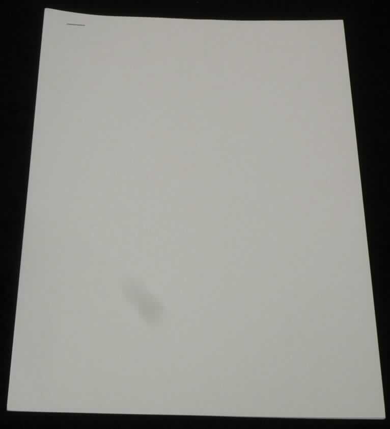 Bei dem als "photo-paper" bezeichneten Erzeugnis handelt es sich nach dem vorgelegten Datenblatt und dem Warenmuster um ein einseitig gestrichenes und auf der Rückseite selbstklebend ausgerüstetes Papier im Format DIN A4. Die selbstklebende Rückseite ist mit einem Schutzpapier abgedeckt. Das Papier ist zum Bedrucken in Tintenstrahldruckern bestimmt und zu jeweils 20 Blatt verpackt. Laut Datenblatt wird das Erzeugnis auch in den Formaten DIN A3, 10 x 15 cm und 13 x 18 cm gehandelt.

Derartige Waren gehören als "Papiere und Pappen, überzogen, in rechteckigen Bogen, jeder Größe, ausgenommen Waren von der in der Position 4803, 4809, 4810 oder 4818 beschriebenen Art, mit Klebeschicht versehen, selbstklebend, mit einer Breite von mehr als 10 cm" zum TARIC-Code 4811 41 90 00.