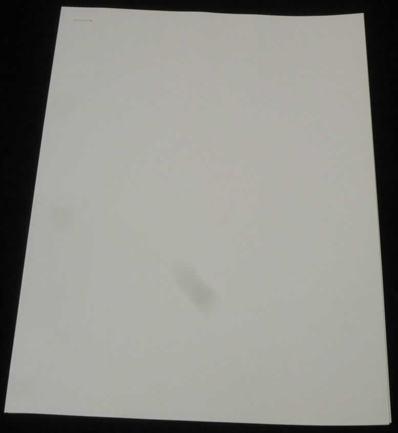 Bei dem vorliegenden, als "Photo-Paper" bezeichneten Erzeugnis handelt es sich nach den vorgelegten Warenmustern und den ergänzenden Angaben des Antragstellers um einseitig glänzendes, mit anorganischen Stoffen gestrichenes Papier aus hauptsächlich gebleichtem, chemischem Halbstoff aus Holz, mit einem auf die Gesamtfasermenge bezogenen Gehalt an Sulfat- oder Natronzellstoff von mehr als 80 GHT, und in geringem Umfang Bastfasern. Es hat ein Quadratmetergewicht von weniger als 150 g, weist einen Aschegehalt von mehr als 3 GHT und einen Weißgrad (Reflexionsfaktor) von mehr als 60% auf. Es wird in ungefalteten Bogen (Formate DIN A4, 10 x 15 cm und 13 x 18 cm) eingeführt, die zu je 50 Blatt/Stück verpackt sind.

Derartige Waren gehören als "Kraftpapiere und -pappen, einseitig mit anorganischen Stoffen gestrichen, von der Art wie sie als Schreibpapiere, Druckpapiere oder als Papiere zu anderen grafischen Zwecken verwendet werden, ohne Gehalt an Fasern in einem mechanischen oder chemisch-mechanischen Aufbereitungsverfahren gewonnen, in Bogen, die ungefaltet auf einer Seite nicht mehr als 435 mm und auf der anderen Seite nicht mehr als 297 mm messen" zum TARIC-Code 4810 14 00 80.