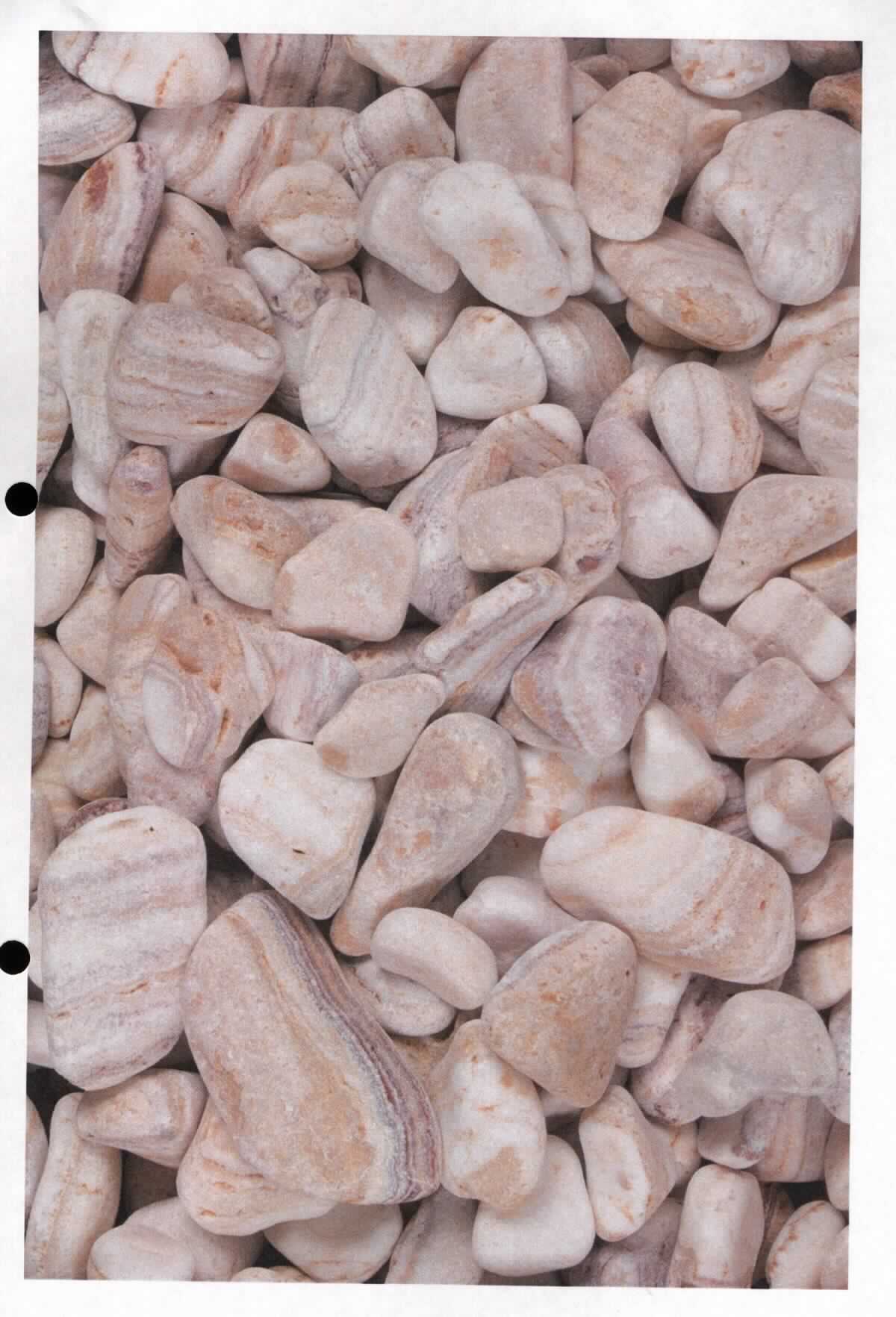 Angaben:
Kies ARUBA PEBBLES 
Bearbeitung: getrommelt
Farbe: rot
Material: Kalkstein 
Herkunft: Türkei 
Größe: 20-40 mm  
Größe: 40-60 mm  

Befund:
Bearbeitete Werksteine und Waren daraus