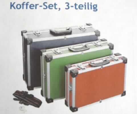 Handkoffer, sog. 3-teiliges Aluminium-Koffer-Set (ineinander gepackt),
Set, aus drei gleichartigen Koffern in unterschiedlichen Größen bestehend,
- mit einer Außenseite aus noppenartig geprägtem, gefärbtem Aluminium,
-- auf einer Unterkonstruktion aus Holzfaserplatten aufgeklebt,
- mit einem Rahmen aus augenscheinlich Aluminium,
- mit Eckverstärkungen aus Kunststoff,
- mit einem Handtragegriff aus Kunststoff,
- mit einem abnehmbaren Schultertragegurt,
- mit zwei abschließbaren Bügelschlössern, 
- mit einem aufklappbaren Deckel,
- innen mit Schaumkunststoff ausgekleidet,
- universell verwendbar,
- in den Größen von ca. 46 x 15 x 34 cm, 43 x 12 x 29 cm sowie 40 x 9 x 25 cm.
