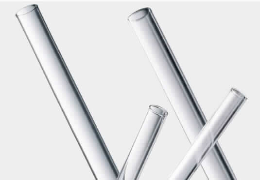 Glasrohr, sog. Glasrohr - Duran, Artikel 1600914, Foto siehe Anlage,
- Rohr aus Glas mit einer Länge von 150 cm,
- laut Antrag:
- - aus verschiedenen Oxiden (Zusammensetzung bekannt),
- - mit einem linearen Ausdehnungskoeffizienten von weniger als 5 x 10 hoch -6 je Kelvin in einem Temperatur-
    bereich von 0 °C bis 300 °C,
- nicht weiter bearbeitet als auf Länge zugeschnitten und an den Enden geglättet,
- dient laut Antrag zur Herstellung von Laborbedarf, Rohrleitungen, Beleuchtungen und Algenrohren.

"Glas in Rohren, nicht bearbeitet, aus anderem Glas, mit einem linearen Ausdehnungskoeffizienten von weniger
 als 5 x 10 hoch -6 je Kelvin in einem Temperaturbereich von 0 °C bis 300 °C"