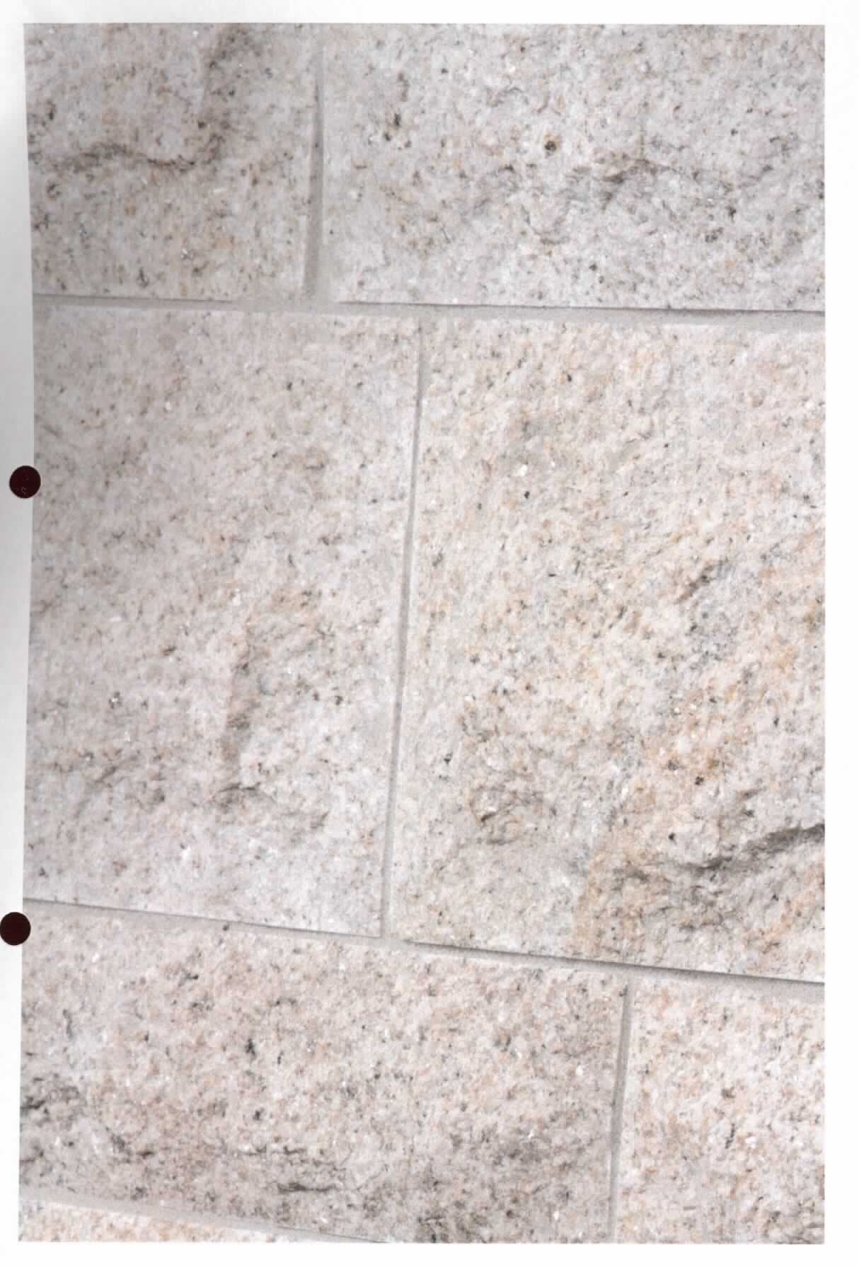 Angaben:
Verblender SOL BROOKSTONE 
Bearbeitung: Oberfläche bossiert, Rückseite & Seiten gesägt 
Farbe: gelb-grau 
Material: Granit 
Herkunft: China 
Größe: 20-30 x 9 x 2-4 cm 85 kg / qm 
Größe: 30-40 x 14 x 2-4 cm 85 kg / qm 
Größe: 40-50 x 19 x 2-4 cm 85 kg / qm

Befund:
Bearbeitete Werksteine und Waren daraus