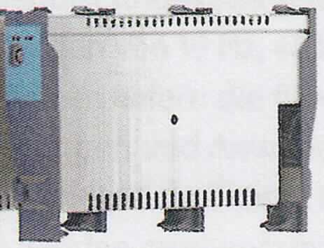 Sog. Modul für die Ultraschalltherapie, Best-Nr. 70002, bestehend aus einer elektronischen Einheit mit Programmen zur Durchführung einer medizinischen Ultraschallbehandlung mittels verschiedener Ultraschallköpfe (nicht Gegenstand dieser Auskunft). Das Modul (Maße: 28 Bx 16 H x 3 T in cm; 0,5 kg) wird in ein medizinisches Multifunktionsgerät zur Ultraschall-, Laser- oder Nervenreizbehandlung eingesetzt, dessen Hauptfunktion die medizinische Nervenreizbehandlung (vgl.vZTA DE 9251/14-1) ist. Das Modul ermöglicht die gepulste oder kontinuierliche Behandlung in verschiedenen Therapiemodi (10%, 20%, 50% oder 100%), bei Frequenzen von 1 und 3 MHz, mit variablen Arbeitszyklen von 16 Hz, 48 Hz und 100 Hz, sowie die Erwärmung der Ultraschallköpfe. Klinische Indikationen sind die Behandlung von Arthrosen, Tennisarm, Golferellenbogen, Zerrungen, Prellungen, Verstauchungen, Muskelverhärtung, Sehnenreizung oder Gewebeverklebung.
Zur äußeren Form siehe Abbildung in Anlage.

Die Ware wird als "Teil, erkennbar hauptsächlich bestimmt für ein Gerät zur medizinischen Nervenreizbehandlung" eingereiht.