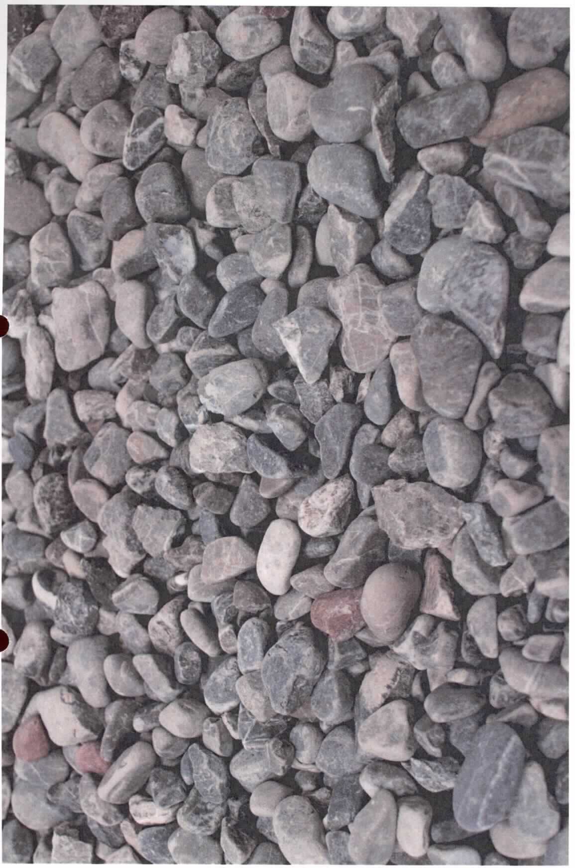 Angaben:
Kies ALPENKIES 
Bearbeitung: naturrund 
Farbe: grau-dunkelgrau 
Material: Quarz 
Herkunft: Deutschland 
Größe: 8-16 mm

Befund:
Körnungen von Steinen der Position 2516
