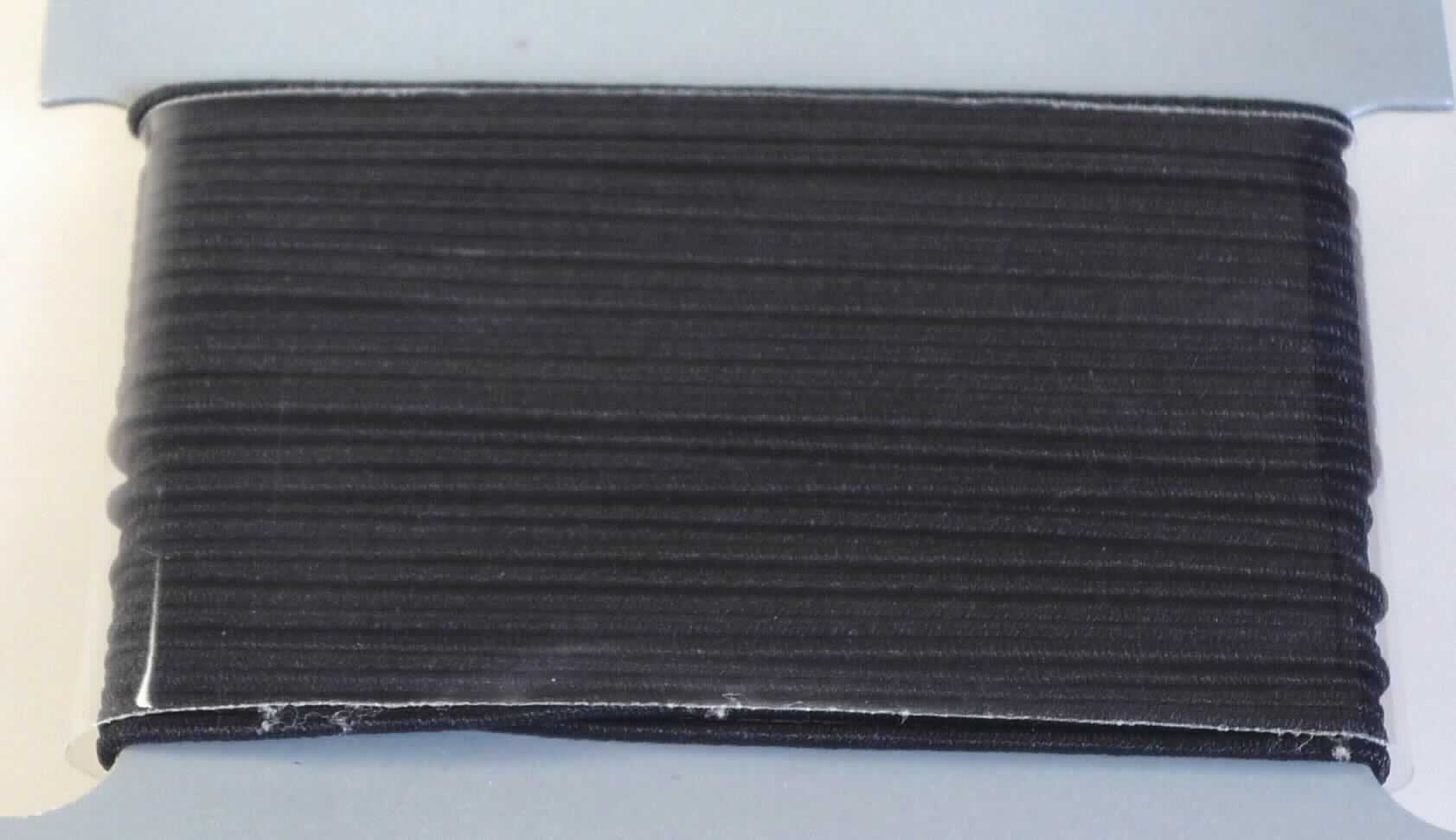 Faden, sog. Rundelastic, Art. 1291, Foto siehe Anlage,
- auf einer Pappunterlage aufgebracht,
- als Meterware, mit einer Länge von laut Antrag 5 m,
- bestehend aus einem Faden aus laut Antrag Gummi (Kautschuk) mit einem rechteckigen Querschnitt in 
  den Abmessungen ca. 0,3 mm x 0,1 mm (Kautschukfaden der Position 4007), vollständig mit Spinnstoffgarnen 
  umflochten (= überzogen).

"Faden aus Kautschuk, mit einem Überzug aus Spinnstoffen"