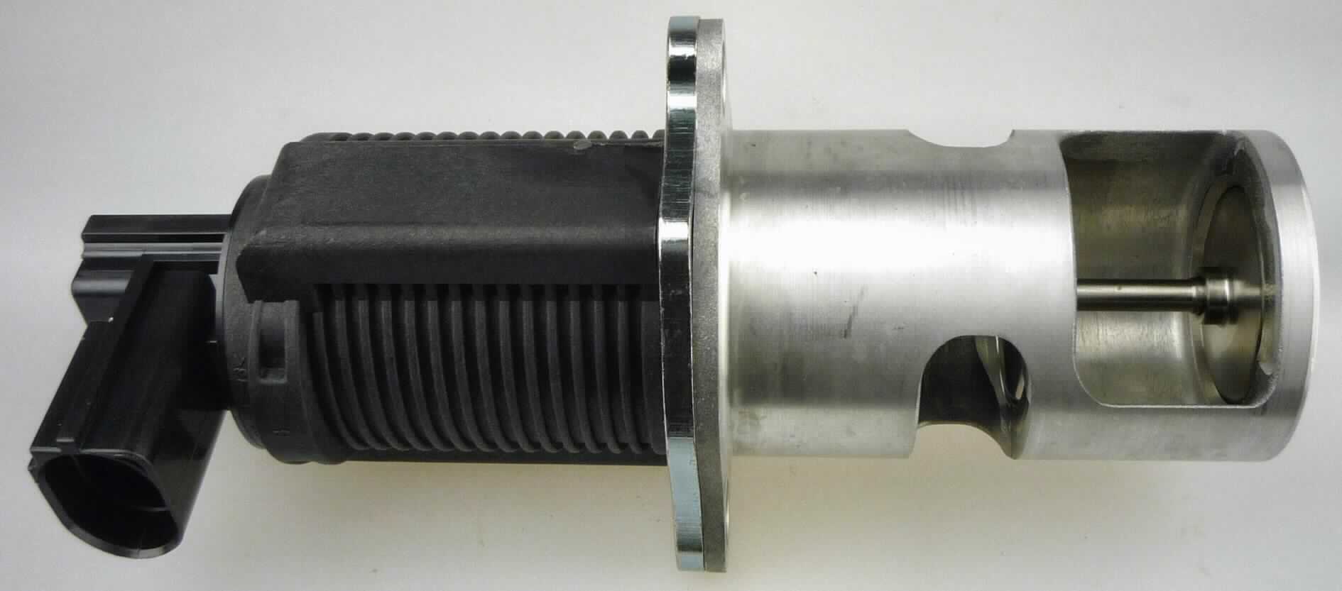 Abgasregelventil, sog. elektrisches AGR-Valve, Art. 7.22818.59.0, 
bestehend aus einem maßhaltig nach technischer Zeichnung gefertigten Gehäuse, überwiegend aus Stahl, mit Abgaseintritts- und Abgasaustrittsöffnung und einem elektrisch betriebenem Ventil, zum Einbau in das Abgassystem eines Kraftfahrzeugs bestimmt. Das AGR-Ventil wird elektrisch über das Motorsteuergerät ausgelöst, das Abgaswerte von der Lambdasonde erhält, um dann eine erneute Verbrennung der Abgase auszulösen und damit die Stickoxide im Abgas zu senken. 

Das Erzeugnis ist als "Armatur für Rohr- oder Schlauchleitungen, Regelventil, kein Temperaturregelventil, nicht von der Codenummer 8481 8059 10 0 erfasst" einzureihen.