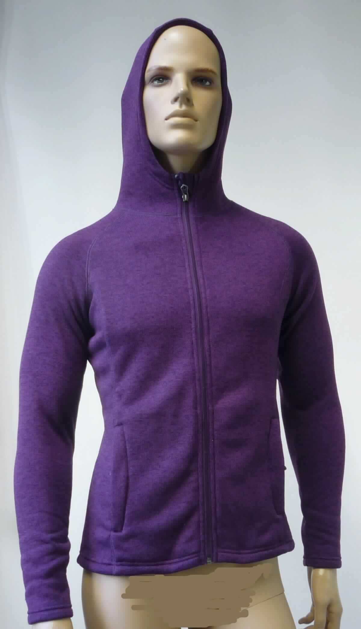 Jacke, sog. Elisa Strickjacke, Größe 38, Foto siehe Anlage,
- aus ca. 1,5 mm dicken, einseitig (Innenseite) gerauten, buntgewirkten Gewirken (melierte Garne) aus laut 
  Antrag 100 % Polyester (synthetische Chemiefasern),
- über die Taille reichend (Rückenlänge: ca. 67 cm), 
- mit Kapuze,
- vorn mit einer durchgehenden Öffnung mit einem bis an den Kapuzenrand reichenden Reißverschluss, 
  mit einer kurzen Überlappung von links auf rechts (Männerkleidung),
- mit langen Ärmeln, an den Ärmelenden gesäumt,
- im Bereich des Rückens mit einer Stickerei verziert,
- vorn mit zwei eingesetzten Taschen mit Reißverschluss unterhalb der Taille,
- in Längsbahnen gearbeitet,
- am unteren Rand durch Umschlagen und Festnähen gesäumt,
- stellt sich aufgrund des Schnitts als Jacke dar, somit keine Strickjacke.

"Jacke, aus Gewirken, für Männer, aus synthetischen Chemiefasern"