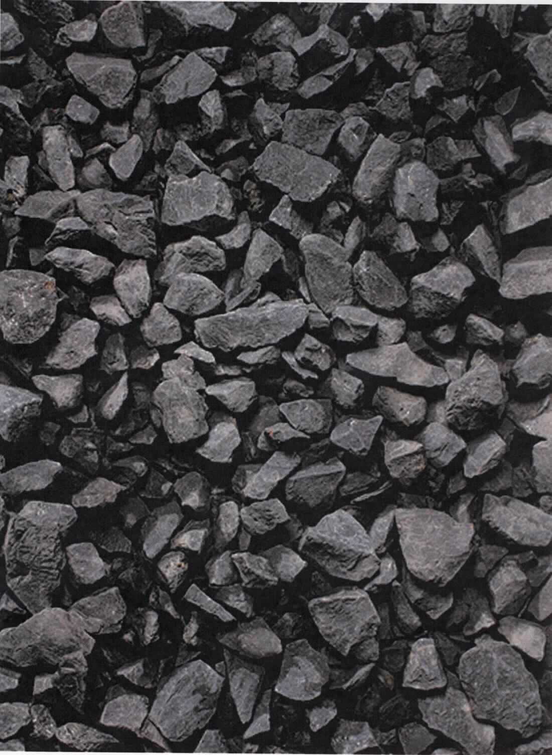 Angaben:
Splitt BASALTSPLITT
Bearbeitung: gebrochen
Farbe: schwarz
Material: Basalt
Herkunft: Deutschland 
Größe: 2-5 mm, 25 kg / Sack 
Größe: 8-11 mm, 25 kg / Sack 
Größe: 16-25 mm, 25 kg / Sack

Befund:
Körnungen von Steinen der Position 2516